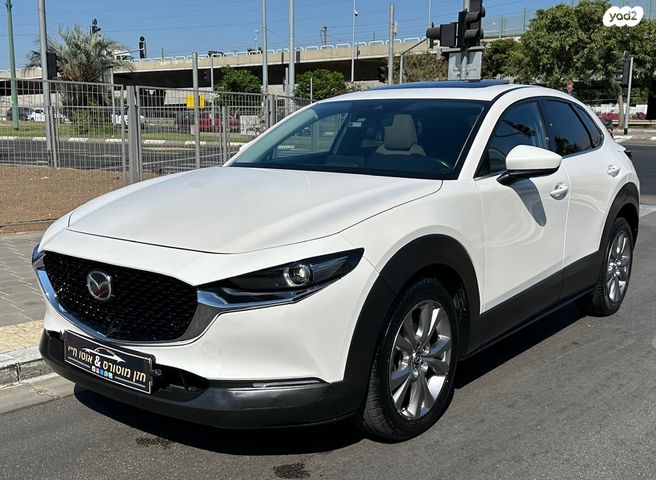 מודעת רכב מאזדה CX-30