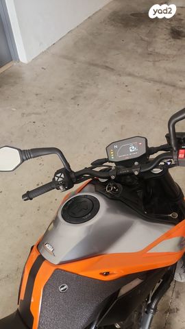 KTM Naked Duke 790