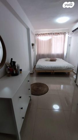 דירה, עזרא ונחמיה 220, גיורא יוספטל, דימונה