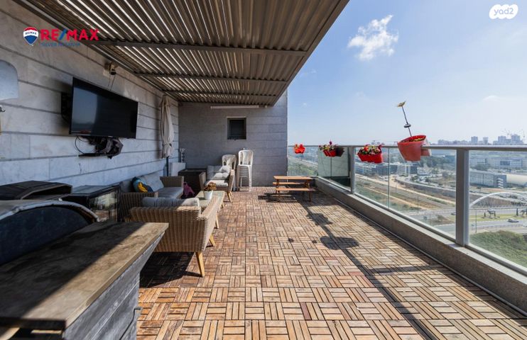 גג/ פנטהאוז, שדרות טום לנטוס, קרית השרון, נתניה