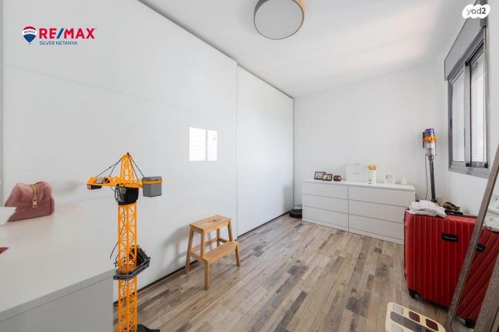 גג/ פנטהאוז, שדרות טום לנטוס, קרית השרון, נתניה