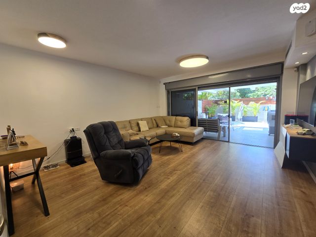 דירת גן, אמה טאובר פרידמן, הרצליה הירוקה, נווה עובד, הרצליה