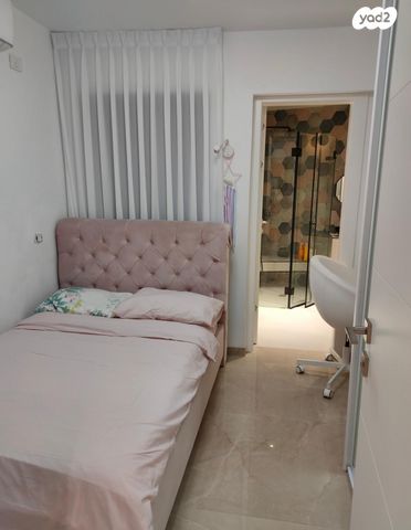 בית פרטי/ קוטג', הרב יצחק שמידמן, הר שלום, בני ברק