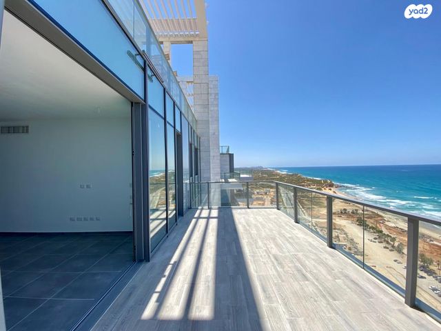 דירה, שדרות רחבעם זאבי 15, גבעת אולגה, חדרה