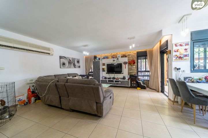 דו משפחתי, רמת ישי