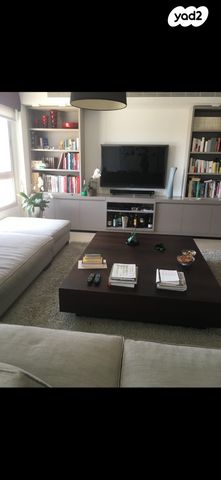 דירה, הלני המלכה 2, הרצליה פיתוח, הרצליה