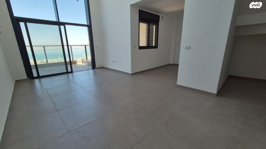 גג/ פנטהאוז, בר כוכבא 68, אחוזת כנרת, טבריה