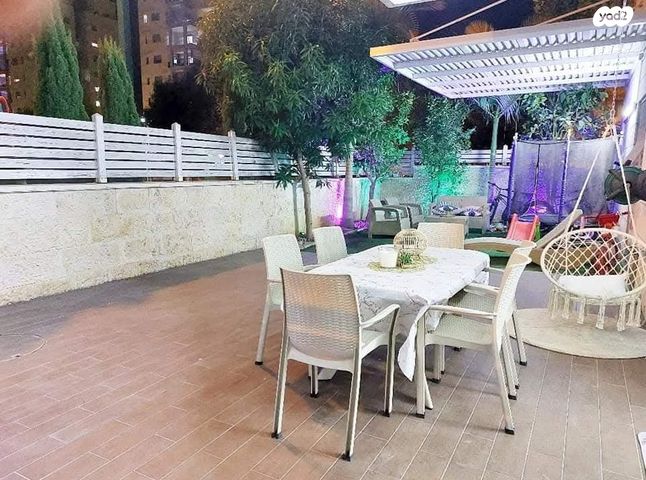 דירת גן, שושנה דמארי 8, קרית האמנים, מצליח, רמלה