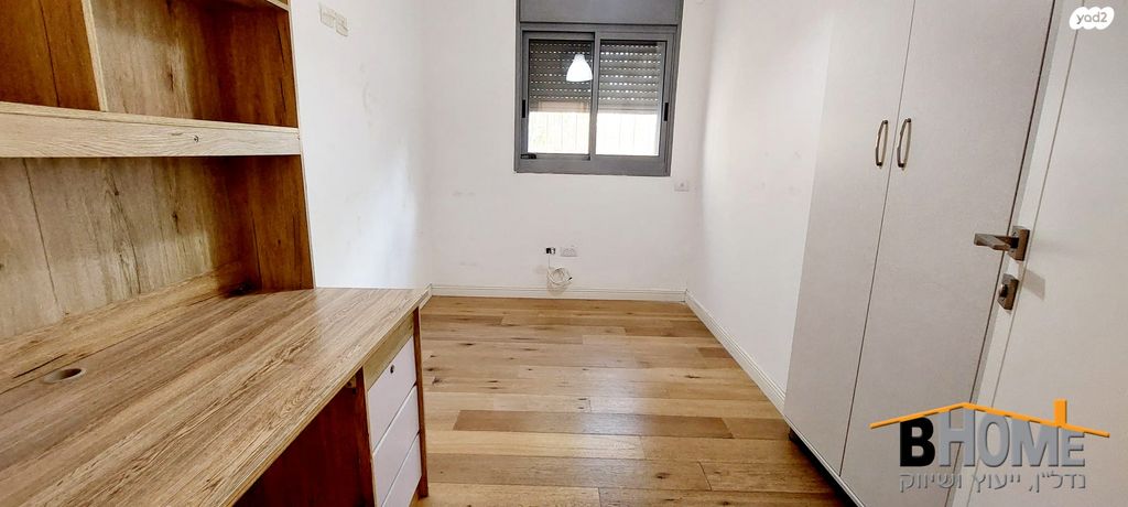 דירת גן, שדרות יצחק רבין 1, רמת אמיר, קדימה צורן