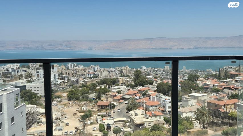 גג/ פנטהאוז, בר כוכבא 68, אחוזת כנרת, טבריה