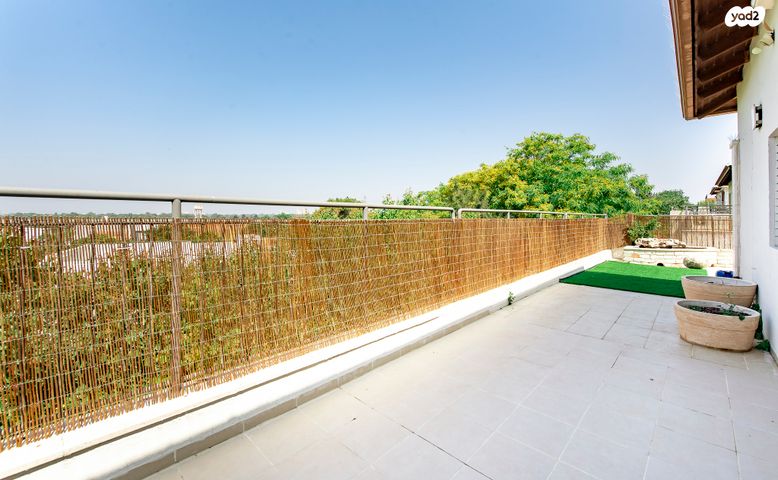 גג/ פנטהאוז, רסקו ג', הוד השרון