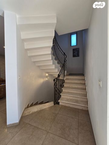 בית פרטי/ קוטג', האגוז, נווה ימין, נווה ימין