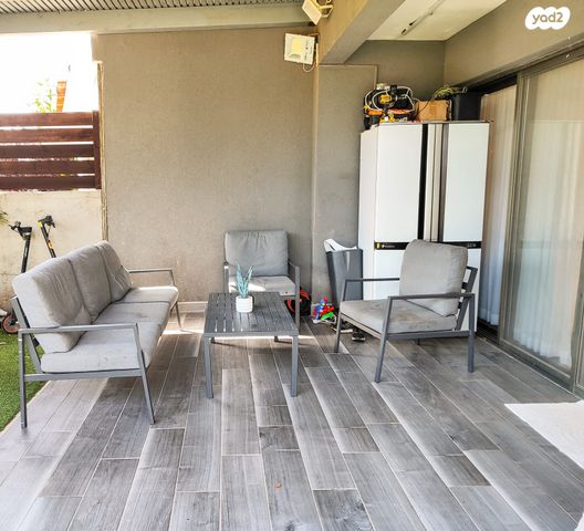 דו משפחתי, דן, כפיר יוסף, אלפי מנשה