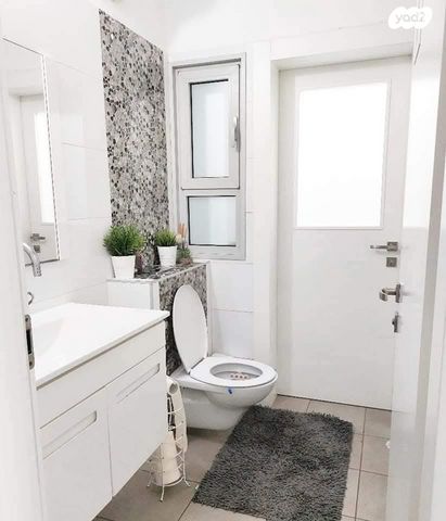 דירת גן, שושנה דמארי 8, קרית האמנים, מצליח, רמלה