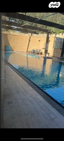 הלני המלכה 2