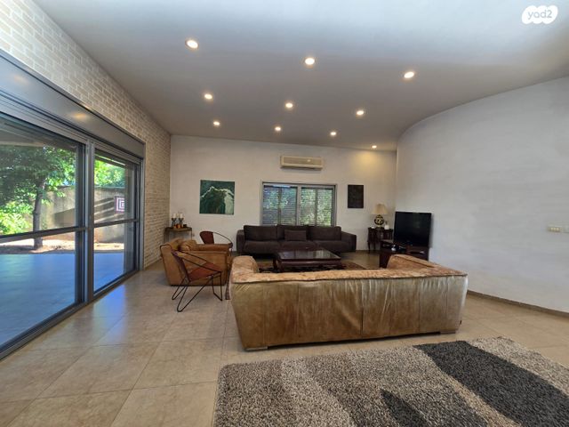 בית פרטי/ קוטג', האגוז, נווה ימין, נווה ימין