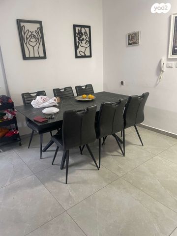 עוזי נרקיס 23