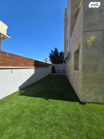 דירת גן, אמה טאובר פרידמן, הרצליה הירוקה, נווה עובד, הרצליה