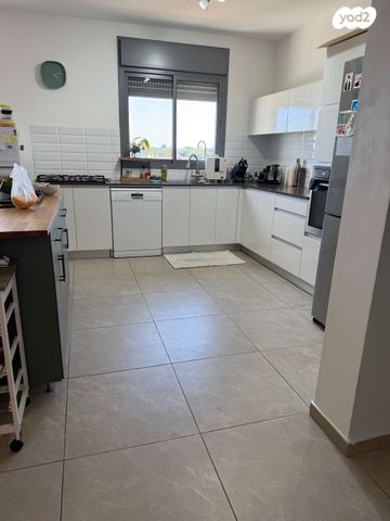 דירה, אהבת אדם, שרונה, כפר יונה