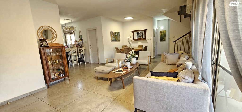 גג/ פנטהאוז, שבט, הכרמים, מודיעין מכבים רעות