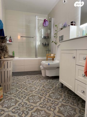 דירה, אהבת אדם, שרונה, כפר יונה