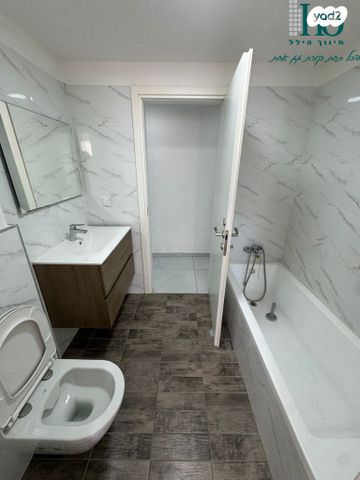 דירת גן, המציל היהודי, ברנע, אשקלון