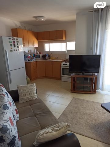 דירה, יהושפט, ערד