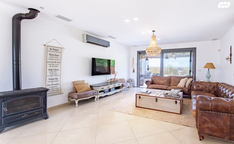 גג/ פנטהאוז, רסקו ג', הוד השרון