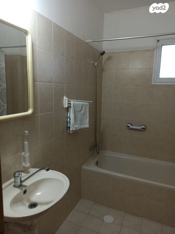 דירה, יהושפט, ערד