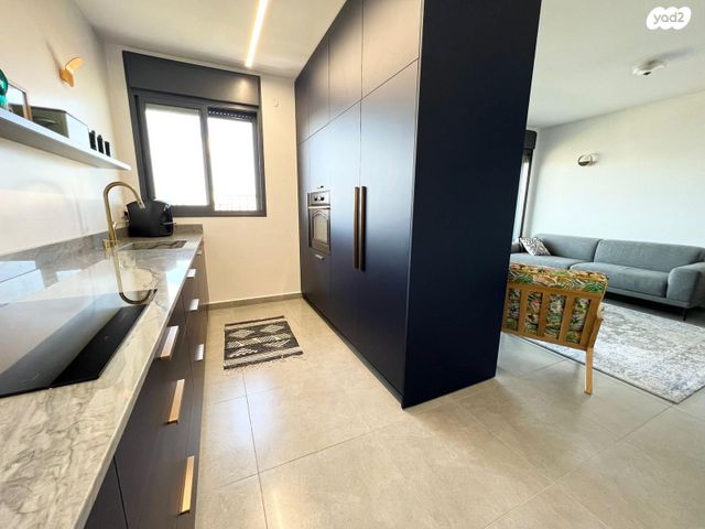 דירה, קרית שז"ר, רעננה