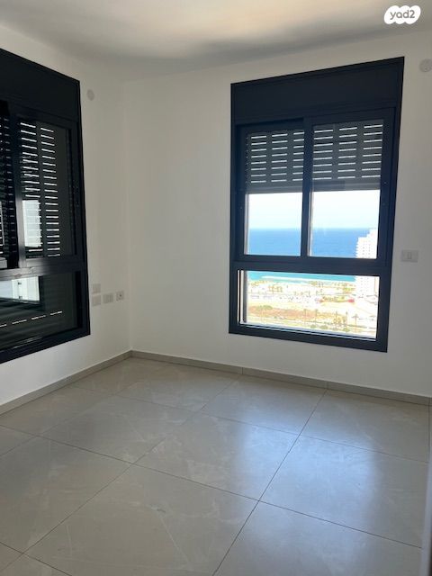 דירה, אמנון ליפקין שחק, נוף הטיילת, נתניה