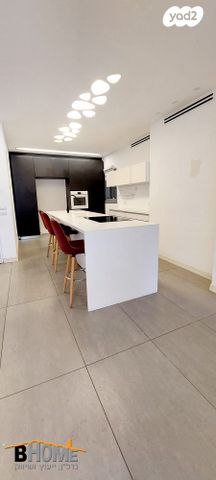 דירת גן, שדרות יצחק רבין 1, רמת אמיר, קדימה צורן