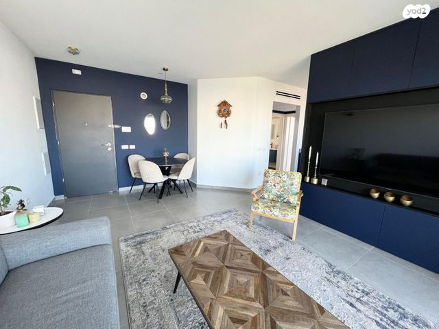 דירה, קרית שז"ר, רעננה