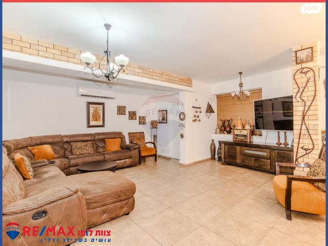 דו משפחתי, בית וגן, עפולה