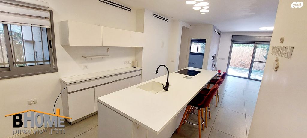 דירת גן, שדרות יצחק רבין 1, רמת אמיר, קדימה צורן