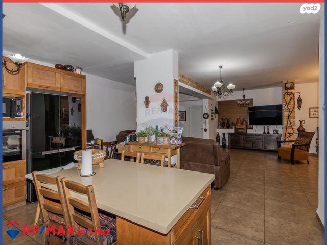 דו משפחתי, בית וגן, עפולה