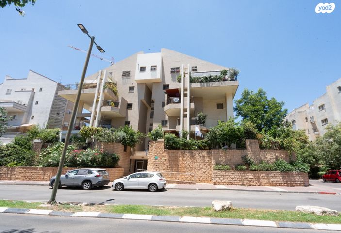 דירה, ראשונים, כפר סבא