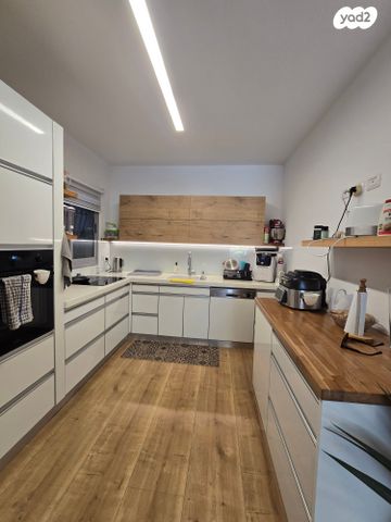 דירת גן, אמה טאובר פרידמן, הרצליה הירוקה, נווה עובד, הרצליה