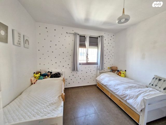 דו משפחתי, תאנה, סנסן, צור הדסה