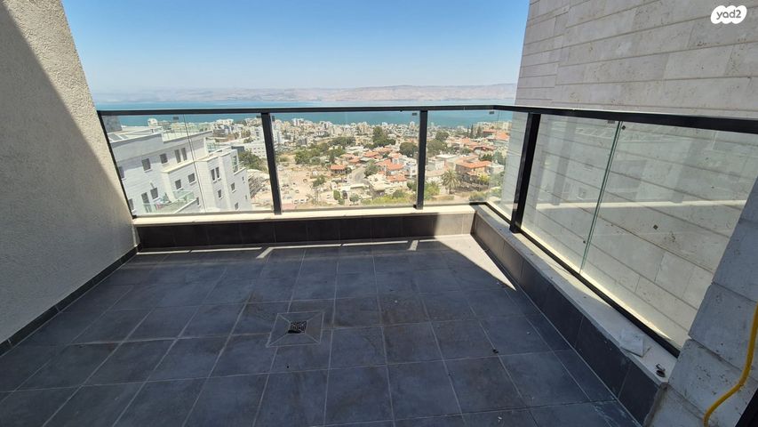 גג/ פנטהאוז, בר כוכבא 68, אחוזת כנרת, טבריה