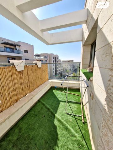 דו משפחתי, תאנה, סנסן, צור הדסה