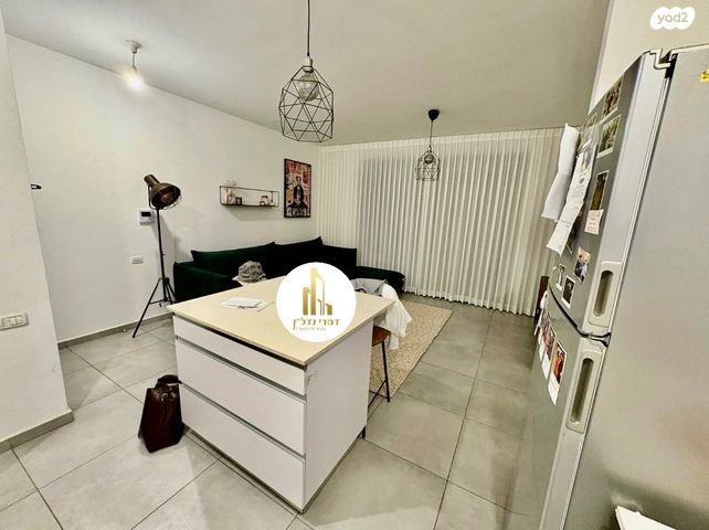 דירה, ארניה 1, נחלת גנים, רמת גן