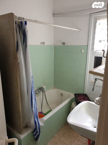 דירה, הרב הרצוג 8, לב העיר, בת ים