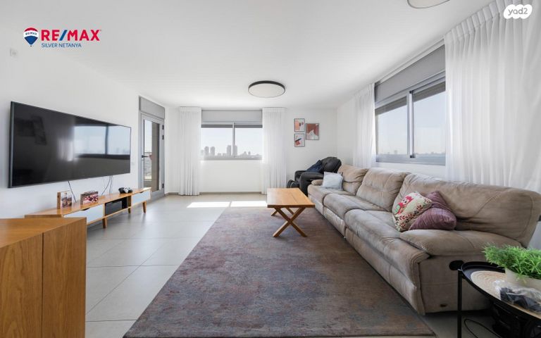 שדרות טום לנטוס 