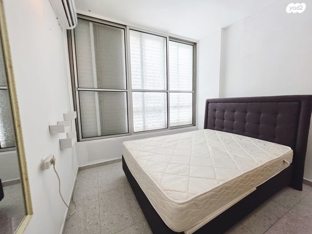 דירה, הרב זינגר, רמב"ם, ראשון לציון