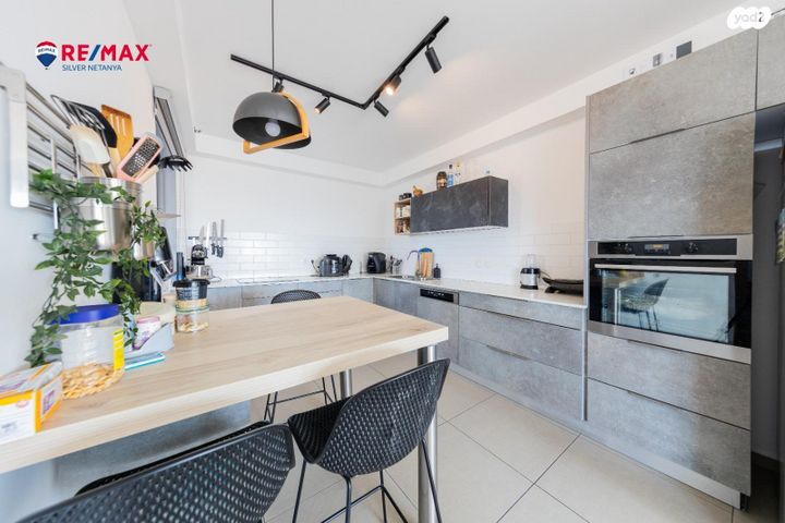 גג/ פנטהאוז, שדרות טום לנטוס, קרית השרון, נתניה