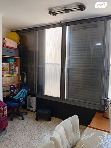 דירה, ישראל בן ציון 16, דרום מערב ותיק, בת ים