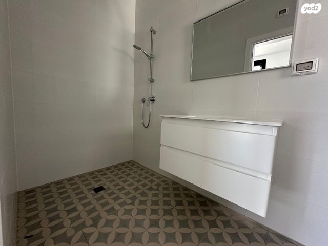 דירה, רעננה