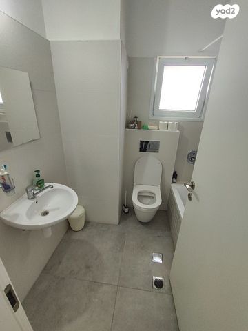 גג/ פנטהאוז, חדרה