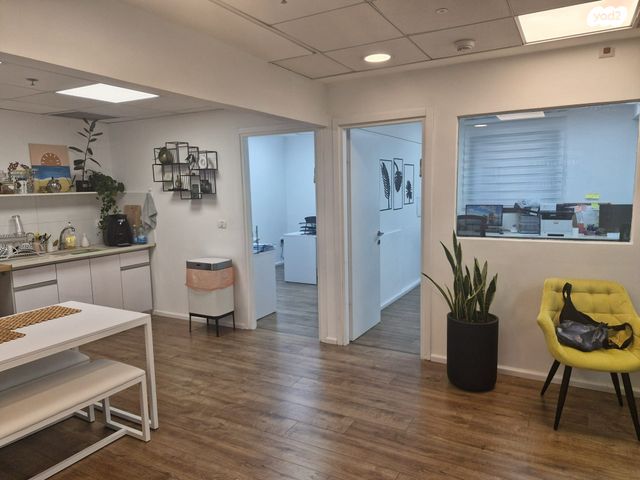 משרדים, אחד העם, מרכז העיר, חדרה